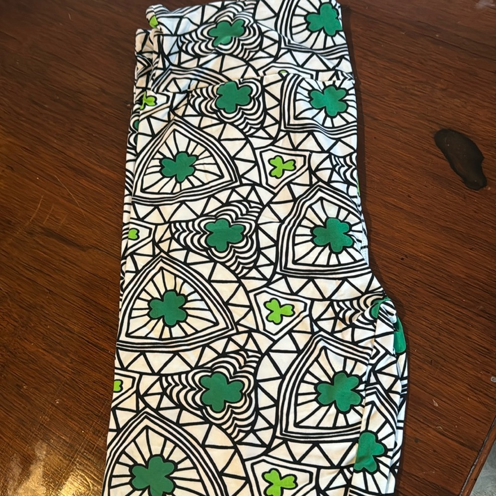 LuLaRoe Leggings Clover stained glass